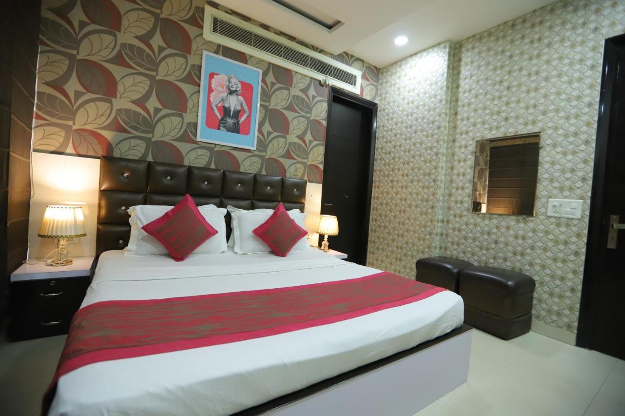 Hotel Vivah Residency Couple Friendly Pashim Vihar New Delhi Exterior photo