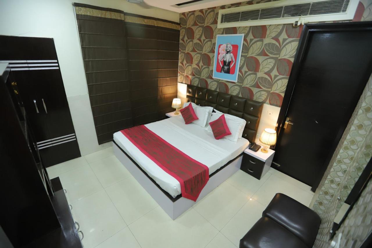 Hotel Vivah Residency Couple Friendly Pashim Vihar New Delhi Exterior photo